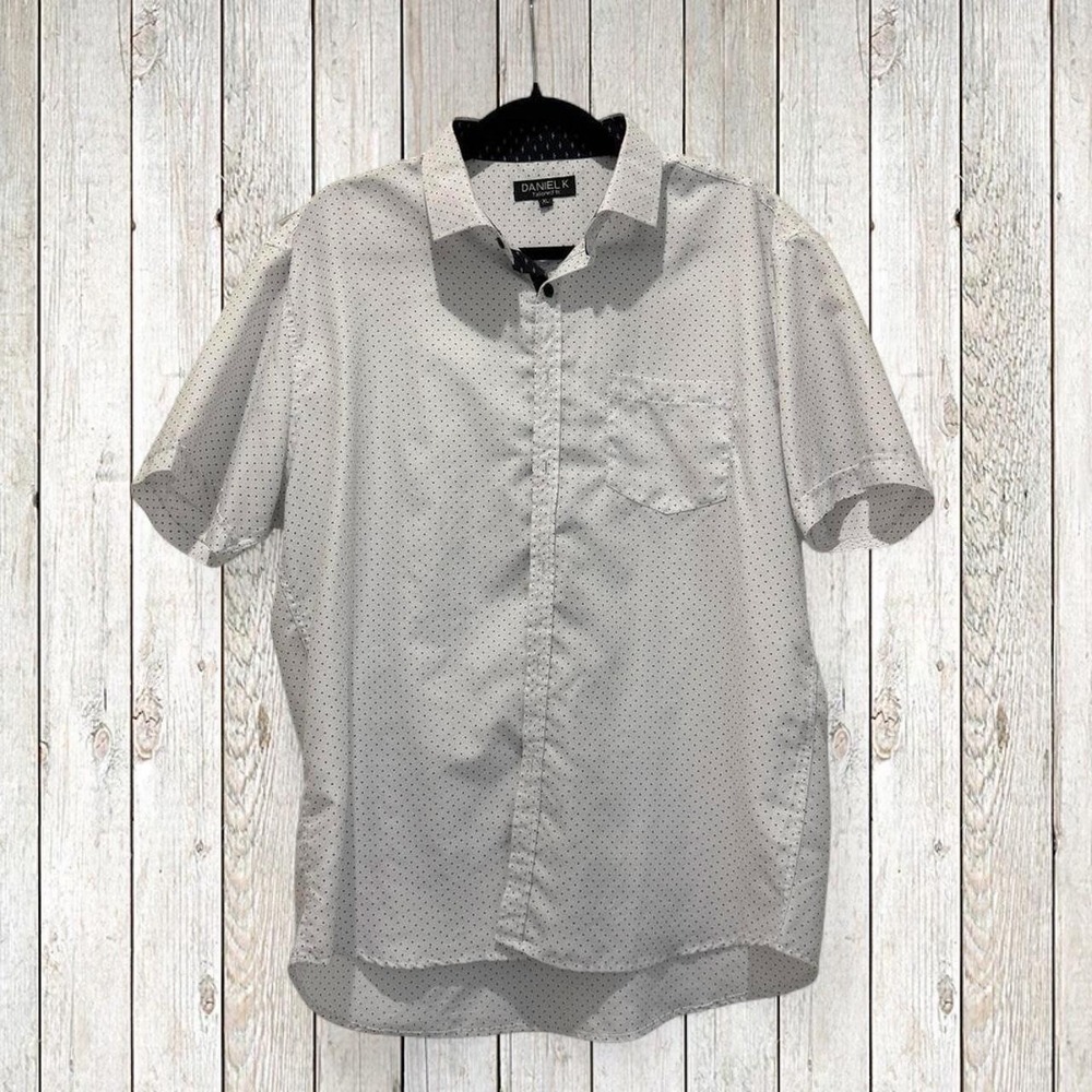 Daniel K white & black polka dot short sleeve button up shirt Size XL